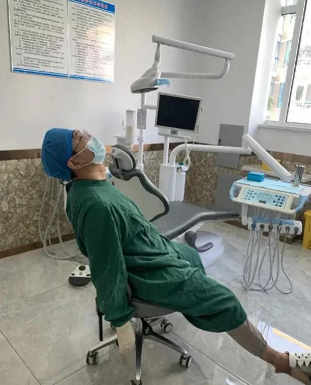 牙科暴利行业_种植牙集采价格_奔跑口腔诊所种植牙价格