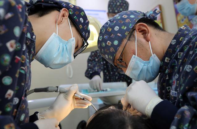 西安未央儿童口腔医院_未央品优牙都口腔门诊部总院_袁林天儿童口腔医院未央分院