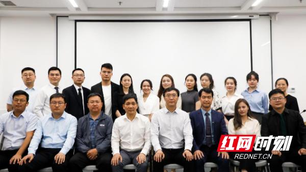 口腔病例大赛专家点评_台州康贝佳口腔医院蔡骑兵_雅贝康口腔病例大赛